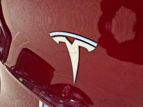 Used 2021 Tesla Model Y Long Range image 29