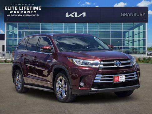 Used 2017 Toyota Highlander Limited Platinum AWD/4WD image 3
