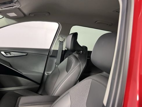 Used 2023 Kia Niro EX image 27