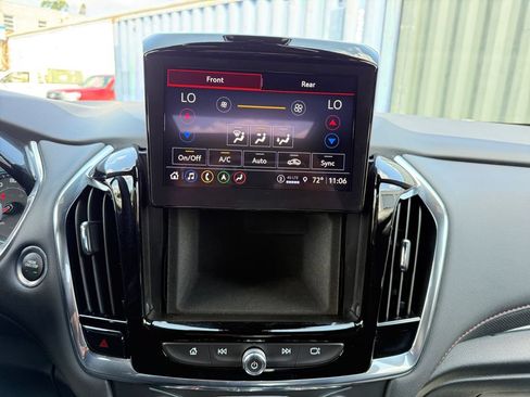 Used 2023 Chevrolet Traverse RS AWD/4WD image 17
