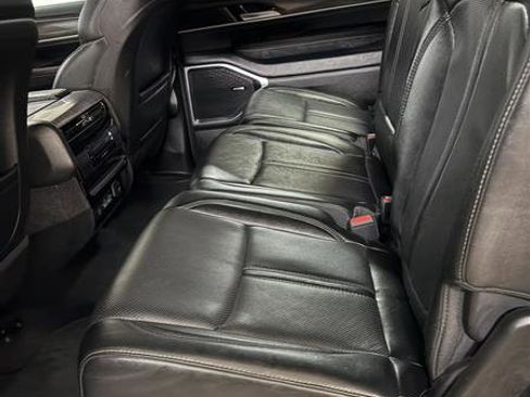 Used 2024 Jeep Wagoneer Series II w/ Flexible Seating Group image 5