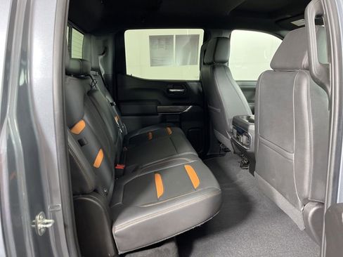 Used 2022 GMC Sierra 1500 AT4 w/ AT4 Preferred Package image 8