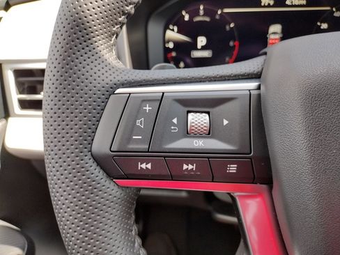 New 2025 Mitsubishi Outlander SE image 28