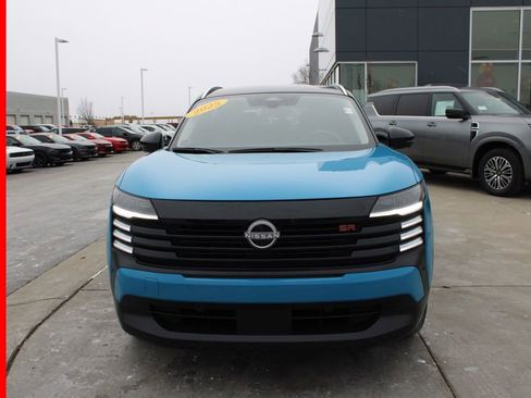 Certified 2025 Nissan Kicks SR w/ Illumination Package image 2