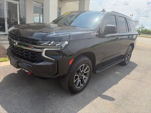 Used 2022 Chevrolet Tahoe Z71 w/ Luxury Package AWD/4WD image 3