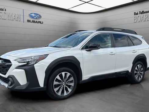Used 2025 Subaru Outback Limited AWD/4WD image 10