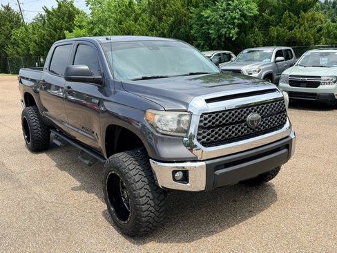 Used 2019 Toyota Tundra SR5 AWD/4WD image 9