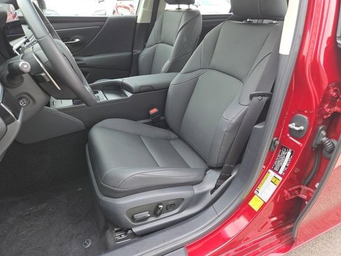 Certified 2025 Lexus ES 300h w/ Premium Package image 8