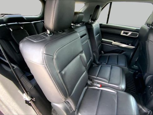 Used 2023 Ford Explorer XLT w/ Equipment Group 202A AWD/4WD image 20