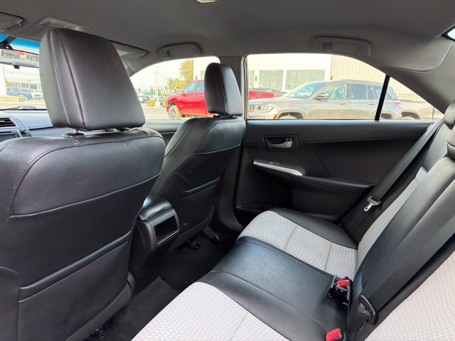 Used 2013 Toyota Camry SE FWD image 14