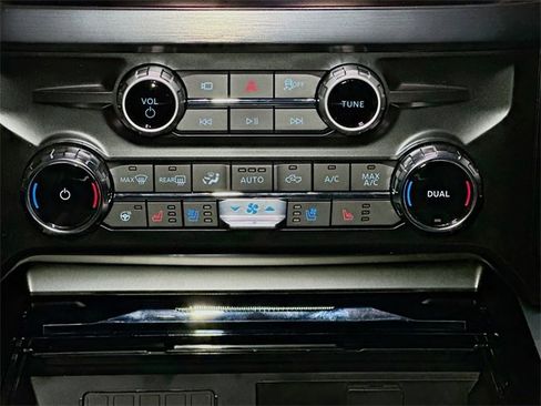 New 2026 Ford F350 Lariat w/ Lariat Premium Package image 10