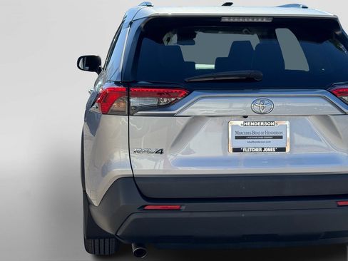 Used 2021 Toyota RAV4 LE image 12
