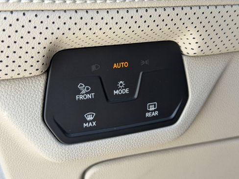 New 2026 Volkswagen Atlas SE FWD image 31