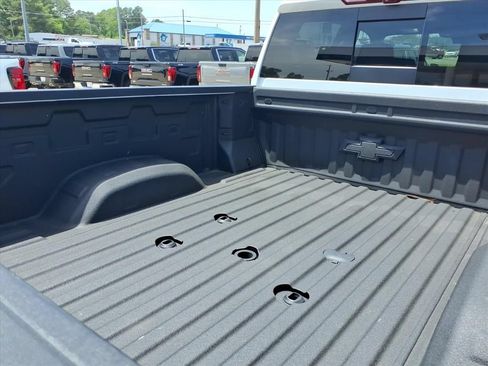 Used 2024 Chevrolet Silverado 2500 LTZ w/ LTZ Premium Package AWD/4WD image 16