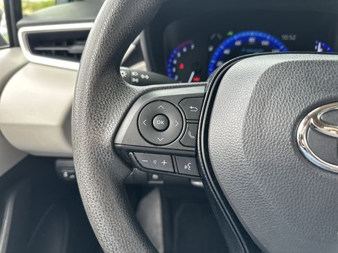 Used 2021 Toyota Corolla LE w/ Carpet Mat Package (TMS) image 23