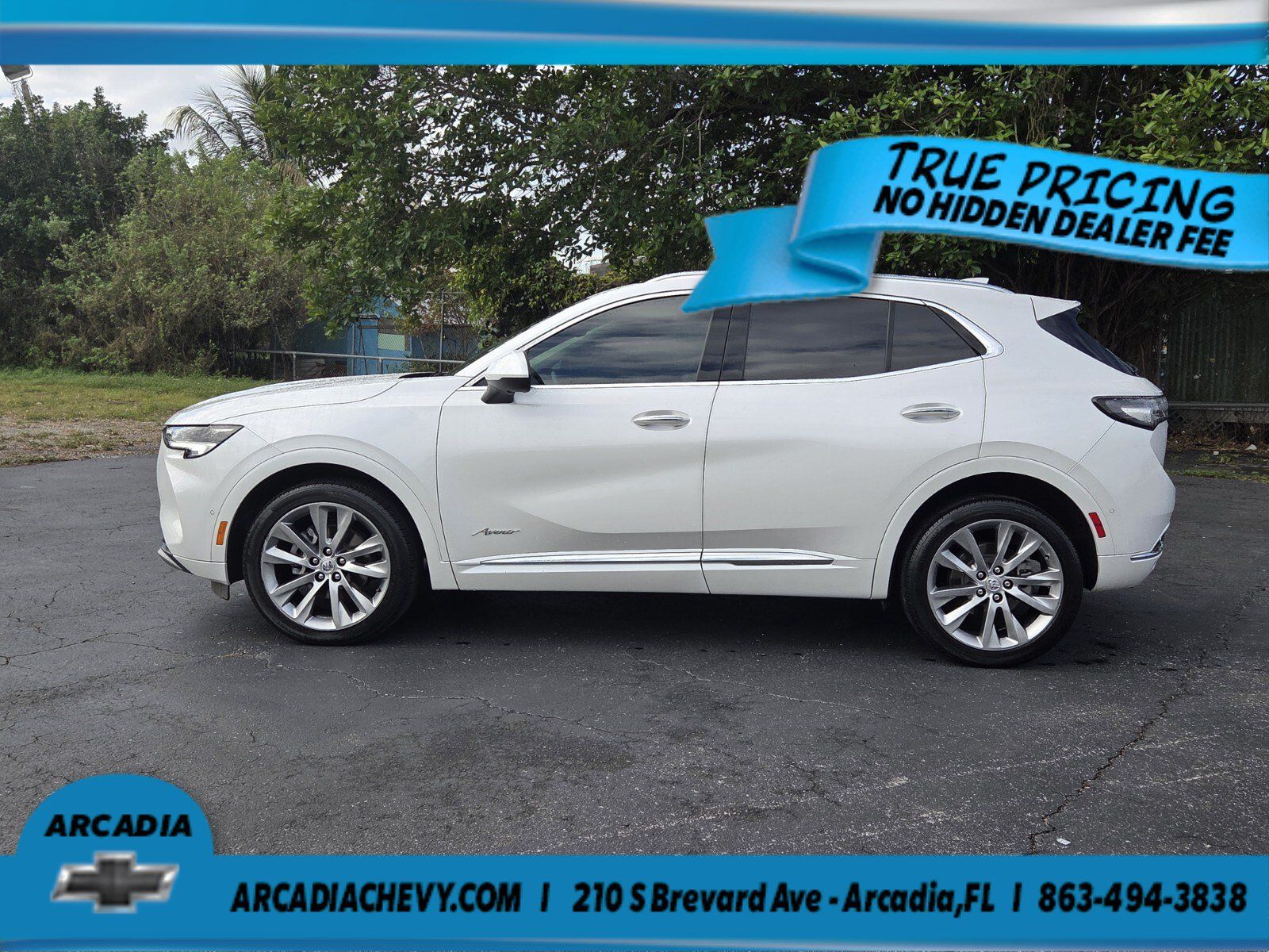 Used 2023 Buick Envision Avenir FWD image 2