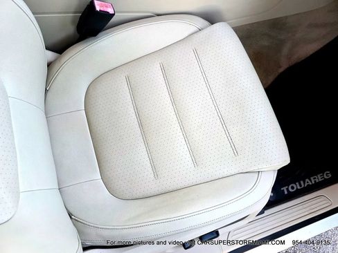 Used 2011 Volkswagen Touareg Sport image 57