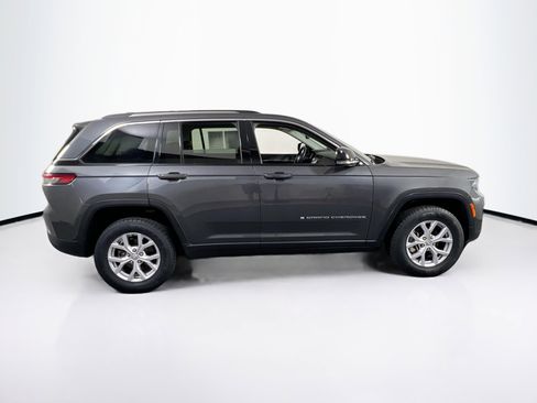 Used 2022 Jeep Grand Cherokee Limited image 4