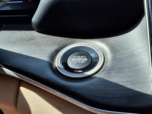 Used 2022 Jeep Grand Cherokee L Limited image 21