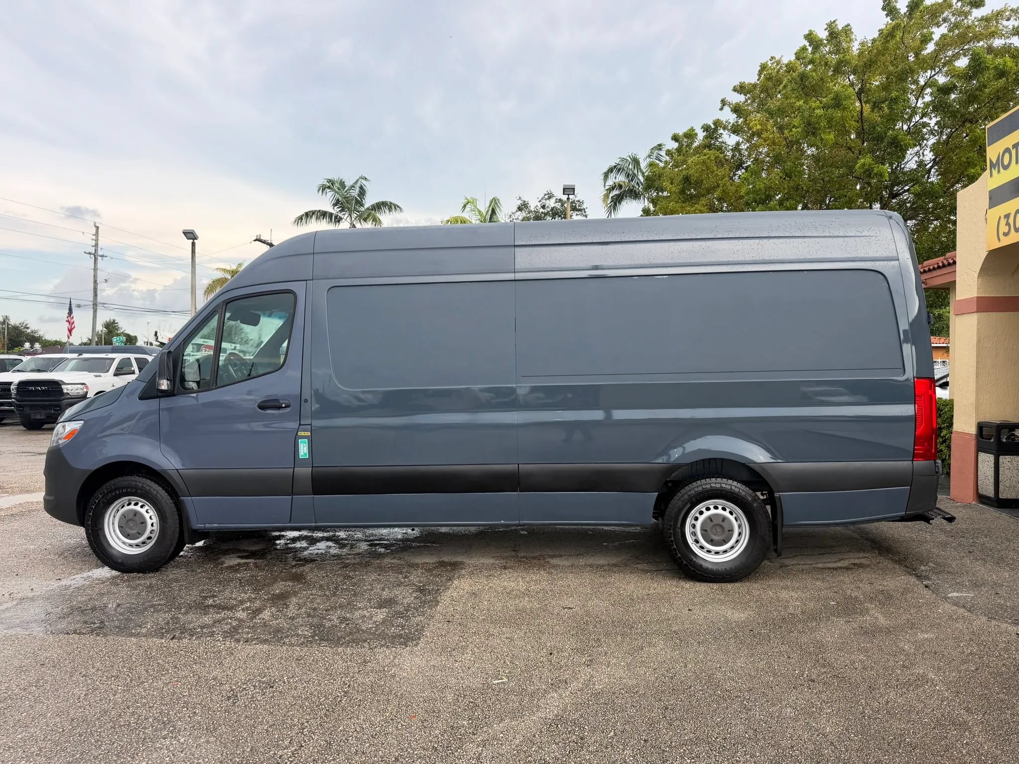 Used 2019 Mercedes-Benz Sprinter 170 image 2