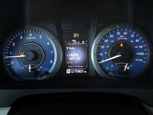 Used 2015 Toyota Sienna XLE image 27