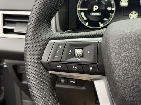 Used 2025 Mitsubishi Outlander SE image 15