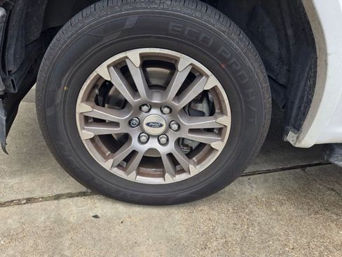 Used 2018 Ford F150 Lariat image 10