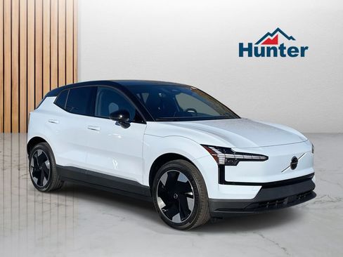 Certified 2025 Volvo EX30 Plus w/ Protection Package Premier image 1