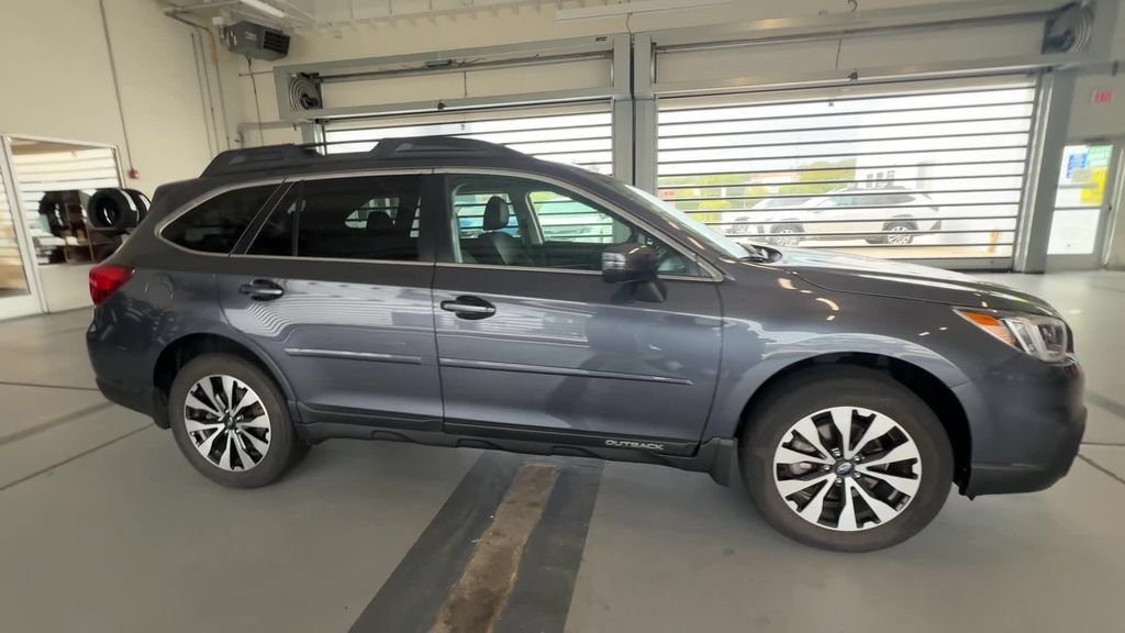 Used 2017 Subaru Outback 2.5i Limited AWD/4WD image 12