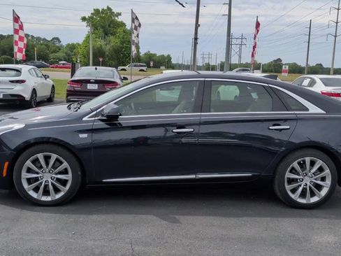 Used 2019 Cadillac XTS FWD image 5