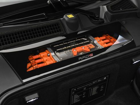 Used 2025 Ferrari SF90 Spider image 30