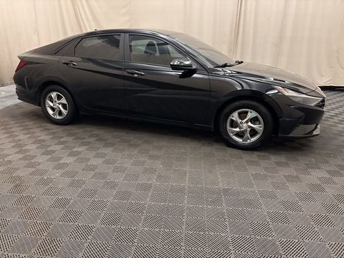 Used 2022 Hyundai Elantra SE image 4