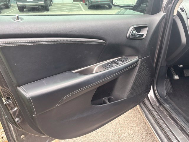 Used 2019 Dodge Journey Crossroad w/ Nav & Sun Group FWD image 9