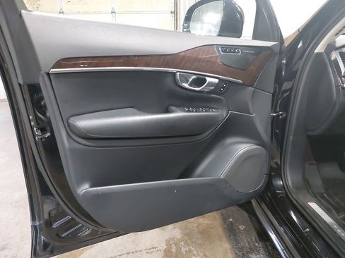 Used 2019 Volvo XC90 T6 Momentum AWD/4WD image 27