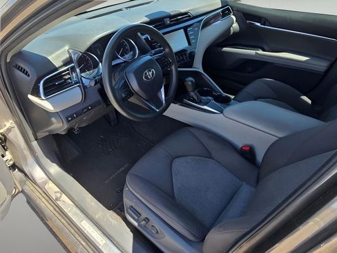 Used 2018 Toyota Camry LE image 22