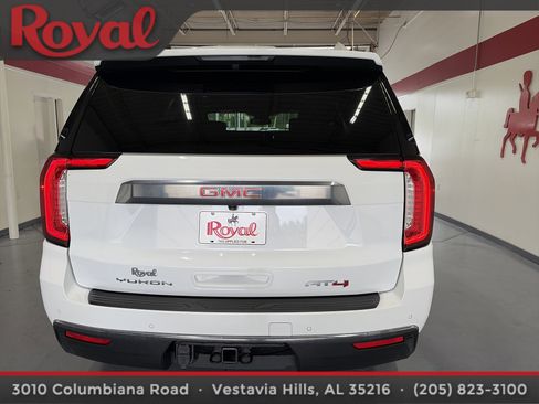 Used 2024 GMC Yukon AT4 w/ Technology Package AWD/4WD image 3