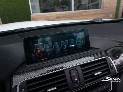 Used 2017 BMW M4 Convertible image 40