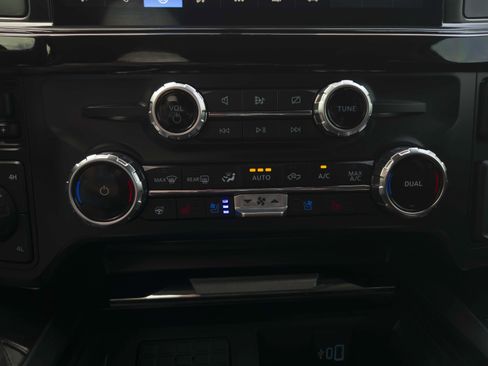 Used 2023 Ford F250 Lariat w/ Lariat Ultimate Package AWD/4WD image 36