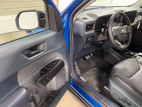 New 2025 Ford Maverick Lariat w/ Black Appearance Package image 10