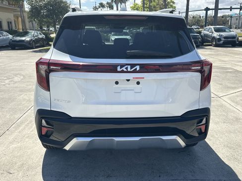 New 2026 Kia Seltos S image 7