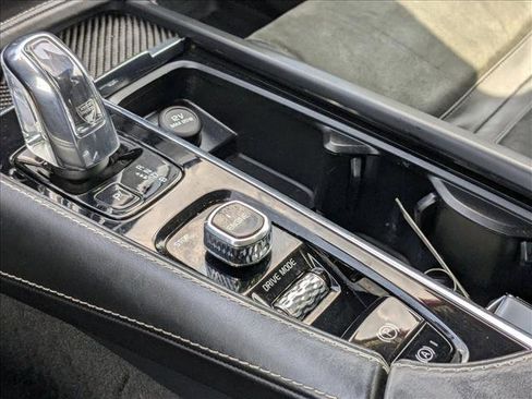 Used 2016 Volvo XC90 T8 R-Design w/ Vision Package image 11