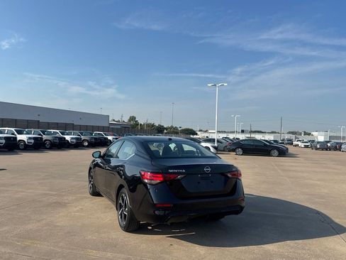 Certified 2024 Nissan Sentra SV FWD image 19