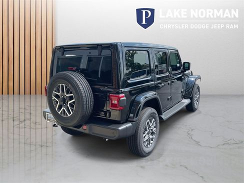 New 2025 Jeep Wrangler Sahara image 9