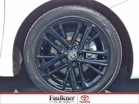 Used 2025 Toyota Camry SE FWD image 8