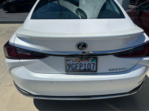 Used 2023 Lexus ES 300h w/ Accessory Package (Z2) FWD image 5