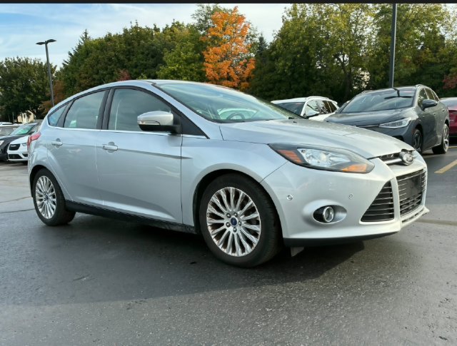 Used 2012 Ford Focus Titanium FWD image 3