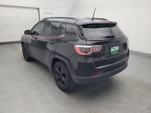 Used 2018 Jeep Compass Latitude w/ Popular Equipment Group FWD image 5