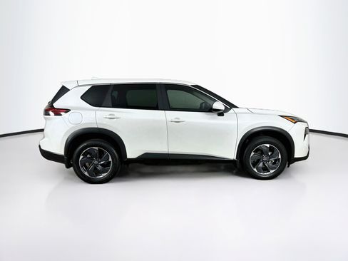 Used 2024 Nissan Rogue SV FWD image 10