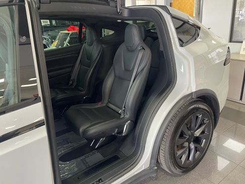 Used 2023 Tesla Model X Plaid image 29