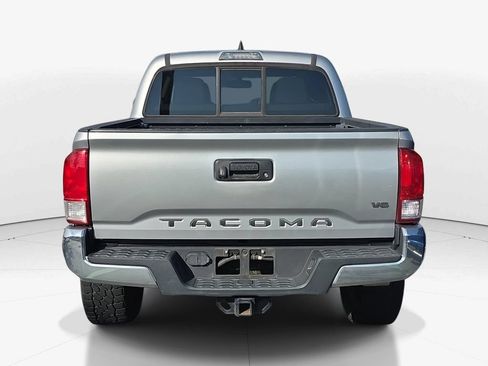 Used 2016 Toyota Tacoma SR5 w/ SR5 Appearance Package (SN) RWD image 5